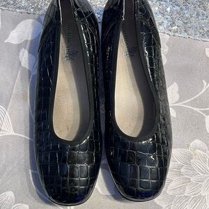 Waldlaufer Black Croc-Embossed Women's Shoes